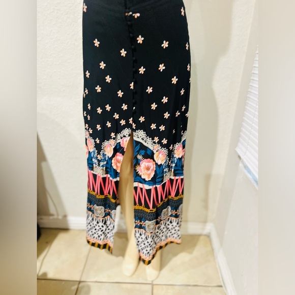 Express women’s skirt long size XS
14” waist fabric stretch fits small petite - Picture 6 of 11